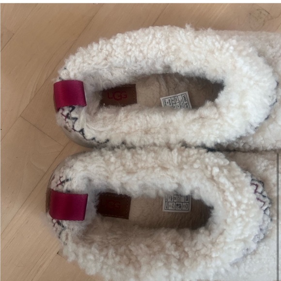 UGG Tasman Sherpa Slippers Size 8 - Picture 3 of 3
